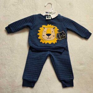 New baby boy 12 month Max & Marcus waffle knit lion sweatshirt & pants set